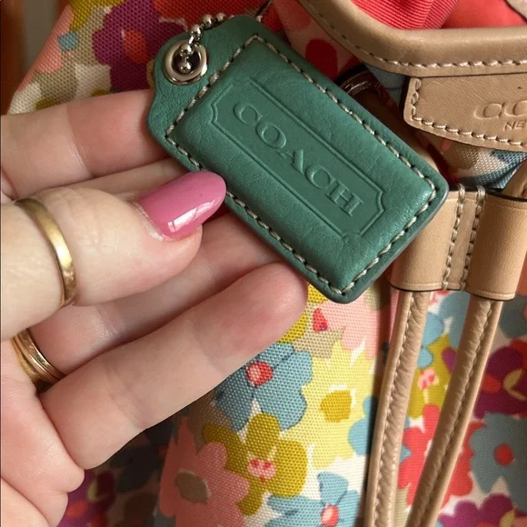 Coach 2014 Peyton Floral Drawstring Bucket Bag & Wallet in Discontinued Pattern - Picture 4 of 16